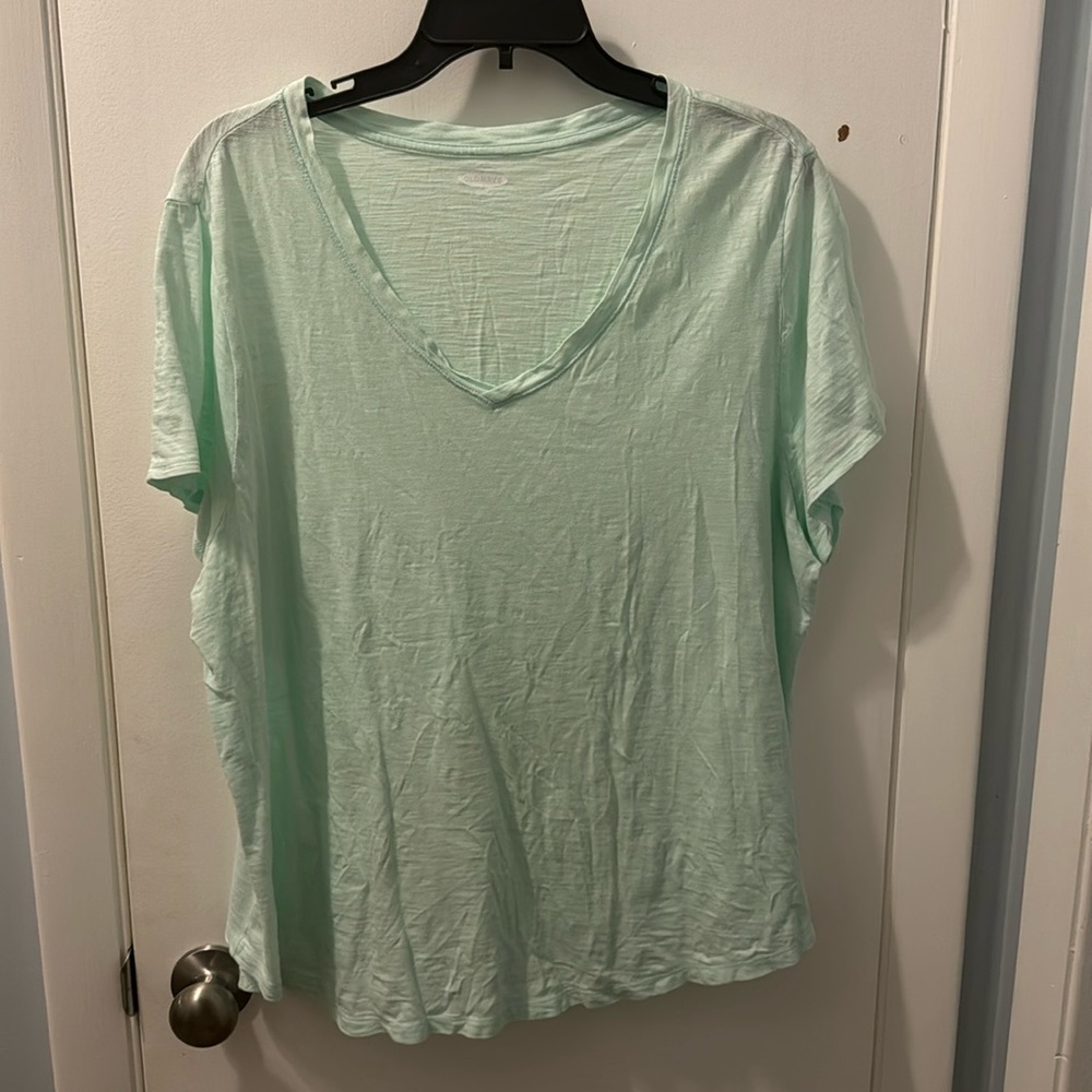 Old Navy Everyday Wear V neck Mint Green Tee. Size XXL